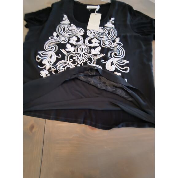 La Bellum Hillary Scott  Sequin Top Woman's Size 3X Black White Short Sleeve - Picture 6 of 12